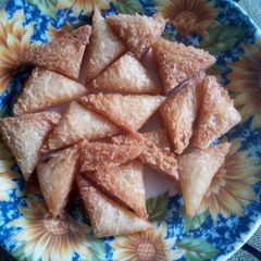 A picture of DIY bread croutons.