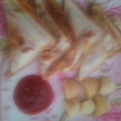 A picture of Potatoes sandwich.