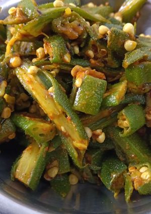भिंडी की सब्जी (Bhindi ki sabzi recipe in hindi) रेसिपी मुख्य फोटो
