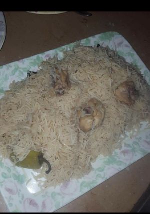 A picture of Chicken pulao.