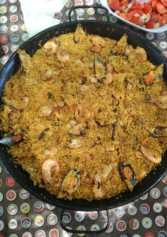 Una foto de Paella de marisco