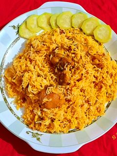 फ़िरदौसी दम मुर्ग़ बिरयानी (firdousi dum murgh biryani recipe in Hindi) रेसिपी मुख्य फोटो