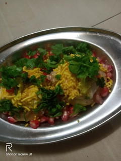 મગ દાળ ની કચોરી(mungdal kachori recipe in Gujarati) રેસીપી મુખ્ય ફોટો