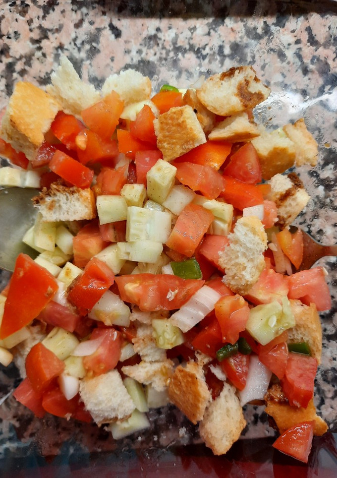Una foto de Gazpacho en ensalada/pipirrana
