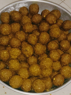सोंठ और अलसी के लड्डू (sonth aur alsi ke ladoo recipe in Hindi) रेसिपी मुख्य फोटो