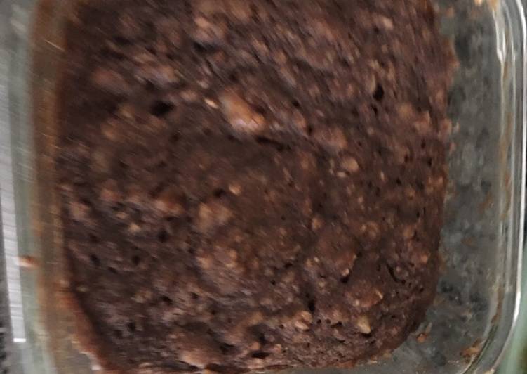 Bolo de caneca de aveia com banana no microondas