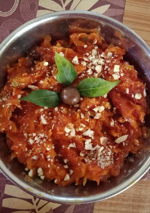 A picture of Papaya Halwa.