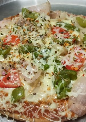 ઇટાલિયન પીઝા (Italian Pizza Recipe In Gujarati) રેસીપી મુખ્ય ફોટો