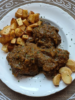 Una foto de Carrilladas de ternera con verdura