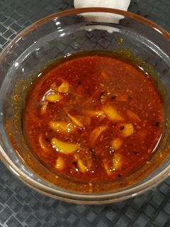 लसणाचे लोणचे.. (lasnache lonche recipe in marathi) रेसिपी चे मुख्य फोटो