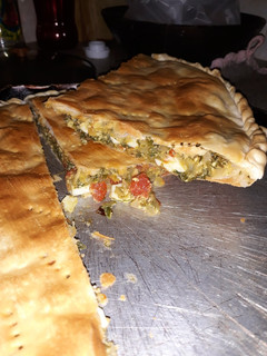 Una foto de Tarta de espinaca, tomate y huevo