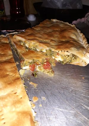 Una foto de Tarta de espinaca, tomate y huevo