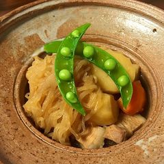A picture of Japanese ”Nikujaga” the Potato and Pork Stew.