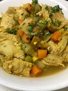 Una foto de Gulash de pollo