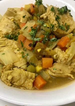 Una foto de Gulash de pollo