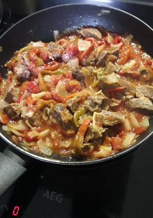 Una foto de Carne guisada con tomate