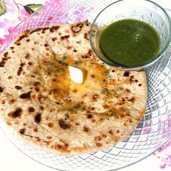 A picture of Methi Mooli paratha.