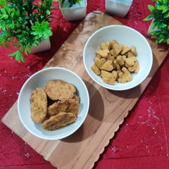 A picture of MASALA MATHARI & NAMKEEN (savoury festive bites).