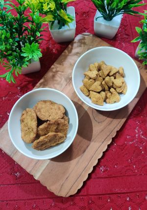 A picture of MASALA MATHARI & NAMKEEN (savoury festive bites).