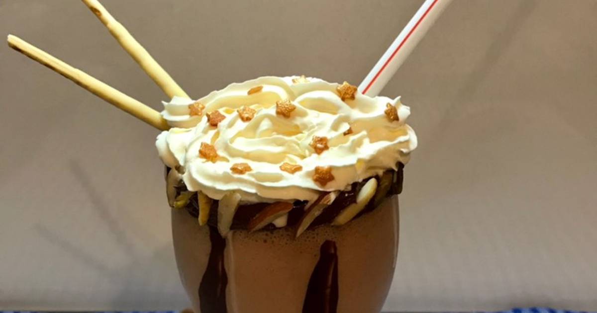 थीक चॉकलेट मिल्क शेक(thick chocolate milk shake recipe in hindi) रेसिपी