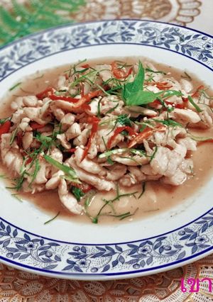 รูปของ อกไก่ผัดกะปิ