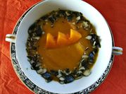 Una foto de aceite de pipas de calabaza