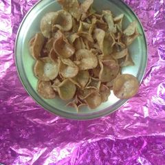 A picture of Kenoly chawal papadi.
