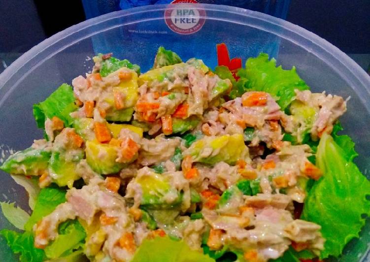 Langkah Mudah untuk Menyiapkan Salad tuna alpukat Anti Gagal
