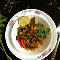 A picture of Aloo Kasuri Methi (Potato & Dry Fenugreek Curry).