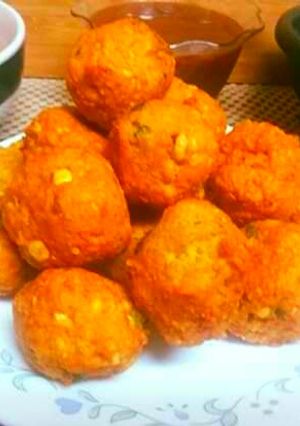 A picture of Cheesy Beetroot Balls.
