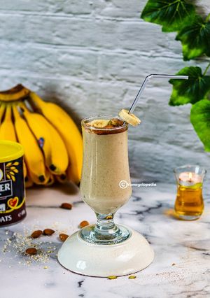 A picture of Healthy Oats Banana Smoothie| Healthy breakfast | weight loss.