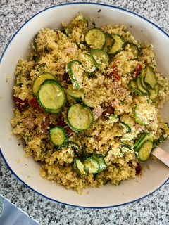 Foto di Cous cous tonno, zucchine e pesto