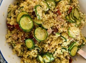 Foto di Cous cous tonno, zucchine e pesto