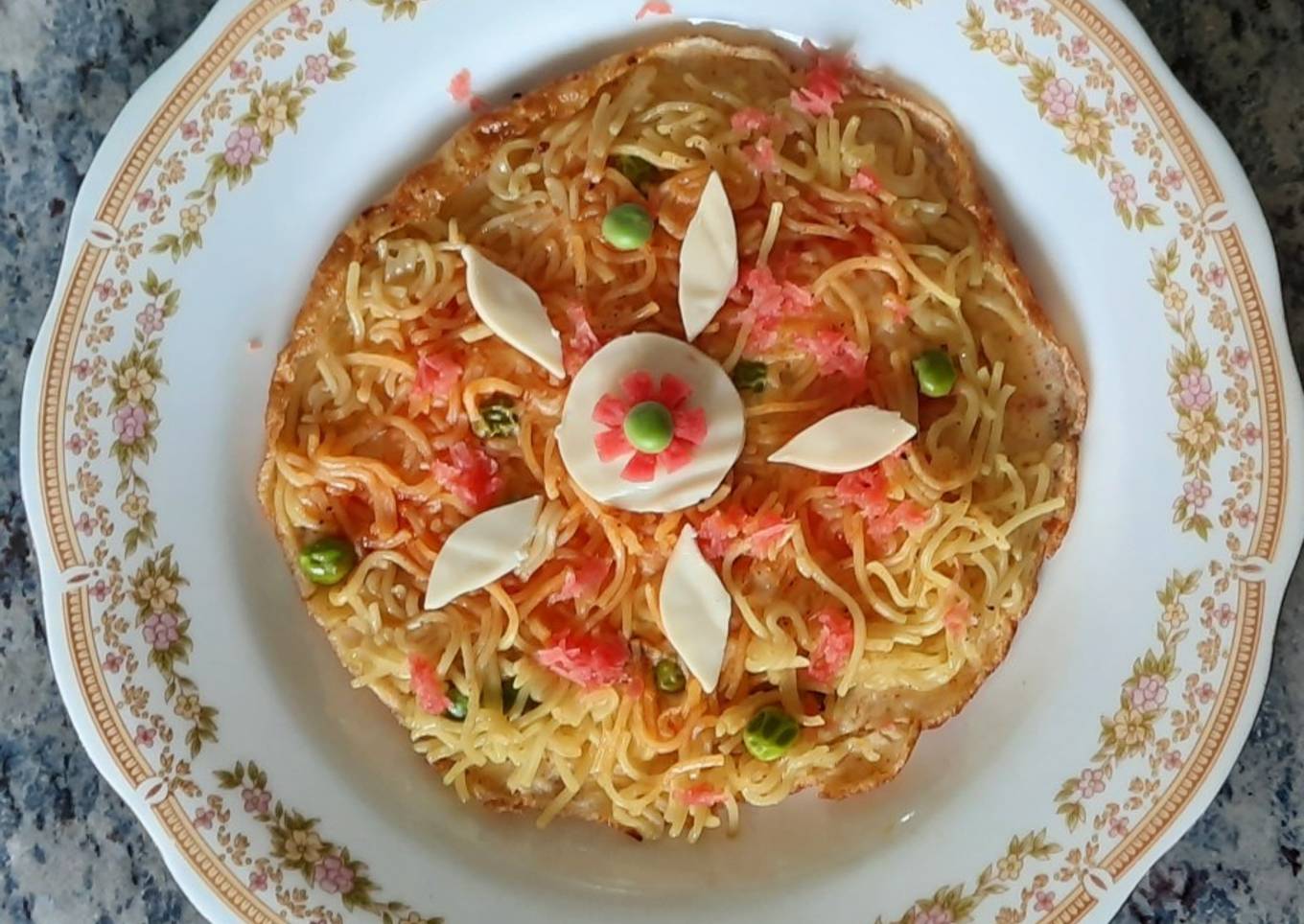 Egg Maggi Pizza