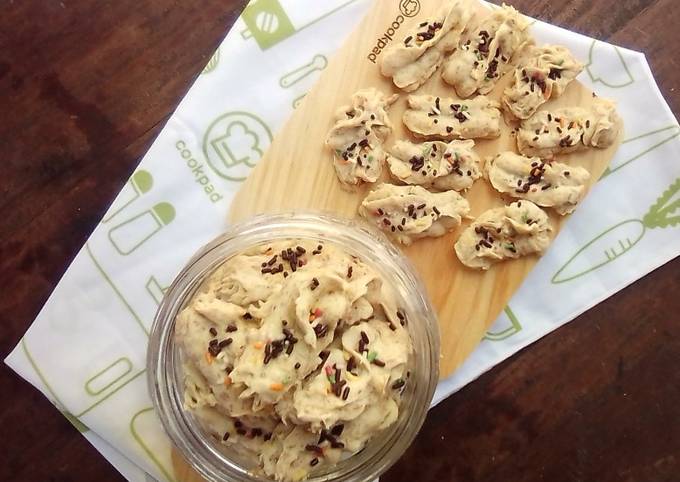 Eggless Banana Cookies/Semprit Sagu Pisang 4 Bahan Renyah No Mixer