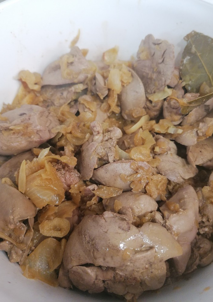 Una foto de Higaditos de conejo encebollado