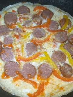A picture of Fried eggs🥚pizza 🍕.