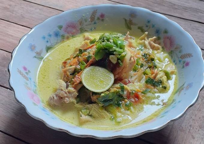 Soto ayam kuah santan