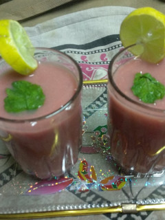 જામફળનું જ્યુસ(Guava juice recipe in gujarati) રેસીપી મુખ્ય ફોટો