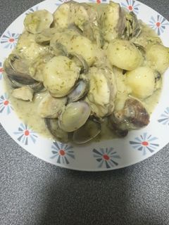 Una foto de Rape en salsa Verde