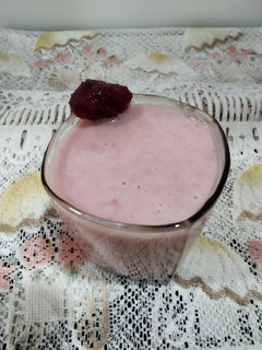 સ્ટ્રોબેરી મિલ્ક શેક (Strawberry Milkshake Recipe In Gujarati) રેસીપી મુખ્ય ફોટો