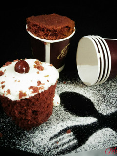 रेड वेलवेट कप केक(Red Velvet cup cake recipe in Hindi) रेसिपी मुख्य फोटो