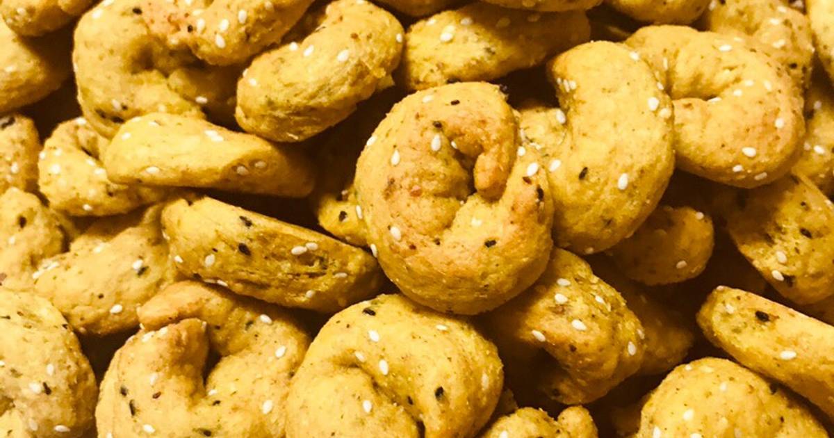 كعك بزيت بلطحين الاسمر بي بودرة الزعفران معجون بمية اليانسون بالصور من روزانا كوكباد كعك بزيت بلطحين الاسمر بي بودرة الزعفران معجون بمية اليانسون بالصور من روزانا كوكباد