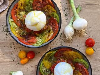 Carpaccio de tomates 3 couleurs et sa burrata