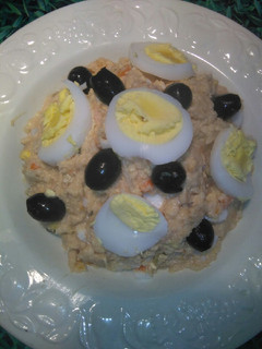 Una foto de Ensaladilla de coliflor y aceitunas negras