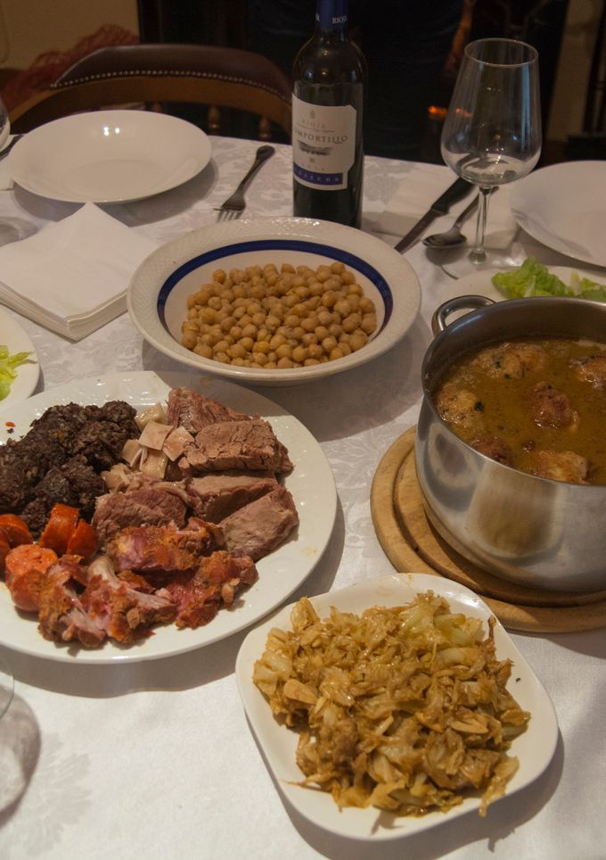 Una foto de Cocido lebaniego (olla ferroviaria)