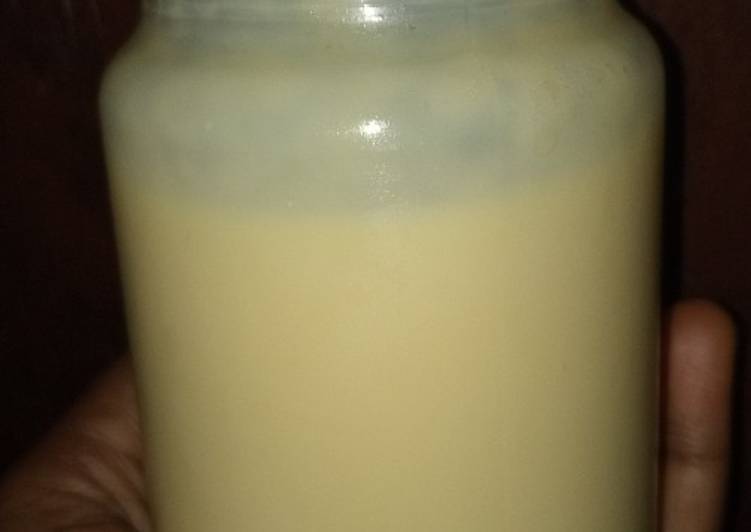 Homemade sweetened condensed milk