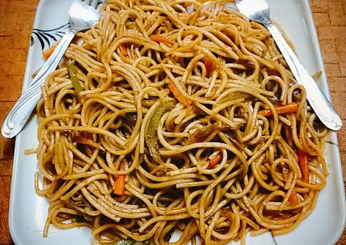 Veg Hakka Noodles recipe in Hindi