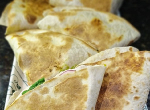 Una foto de Wraps, triángulos