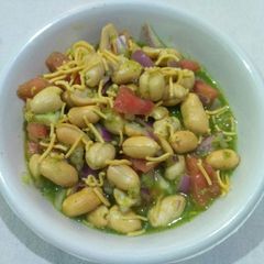 A picture of Spicy peanuts (colegian dana).